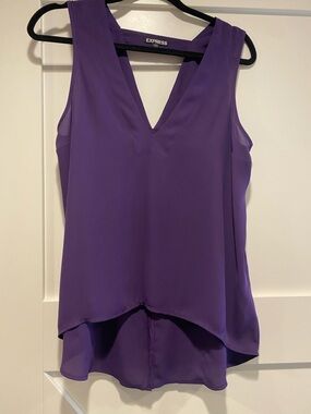 Express Purple V-Neck Sleeveless Blouse size Medium with split back